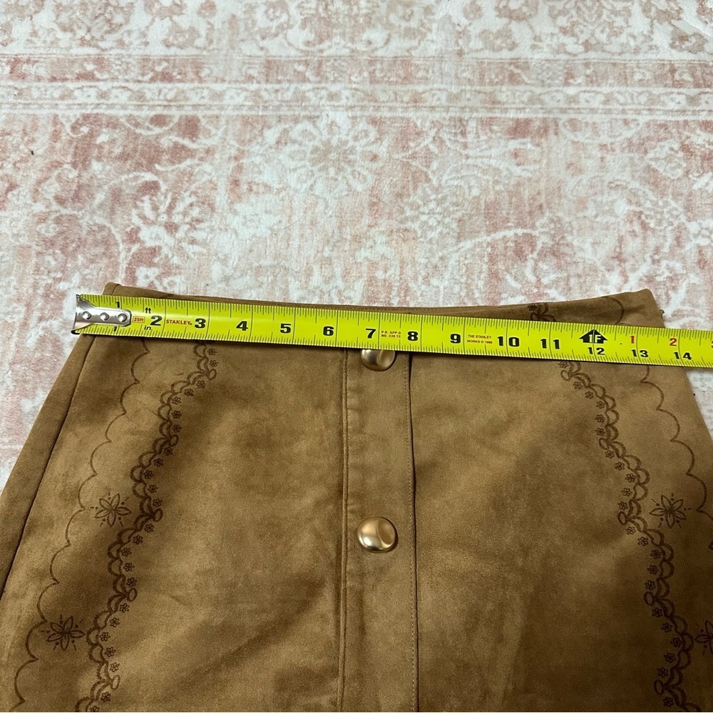 Commense Suede Detailed Buttoned Mini Skirt - Picture 7 of 10